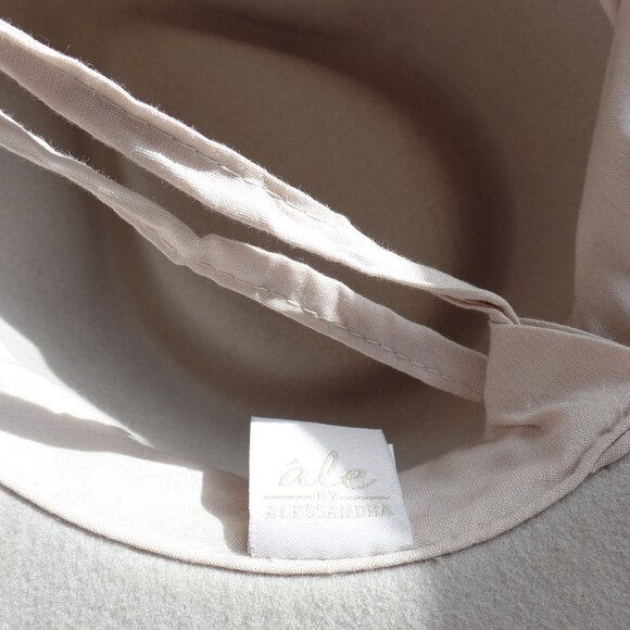 Free People Distressed Ivory Ribbon Bow Wool Hat Ale Alessandrea - Picture 5 of 8